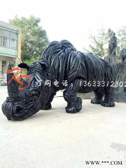云南大雕塑 戶外雕塑花園精靈圣誕老人太陽能燈卡通擺件