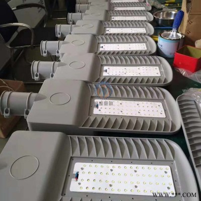 廣西一體化太陽能路燈維修 鋰電池太陽能路燈 60W 6米高LED路燈