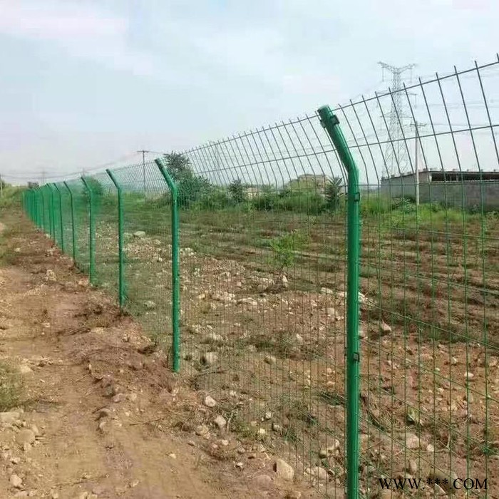 超霖 圈地雙邊絲護(hù)欄網(wǎng)高速公路隔離網(wǎng)光伏圍欄圈地網(wǎng)草牧原網(wǎng)圈山網(wǎng)