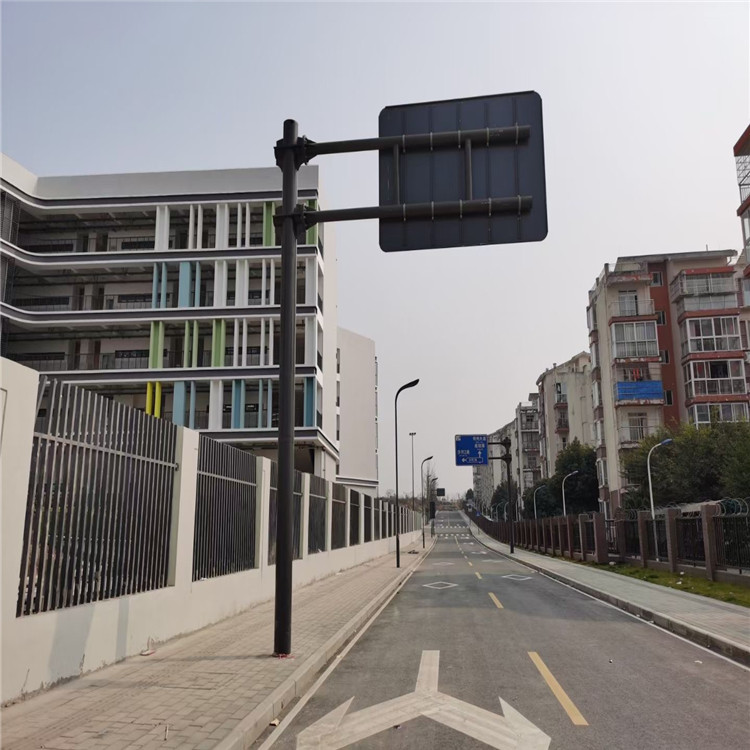 南充市太陽能監控桿  高桿燈價格_高度抗震